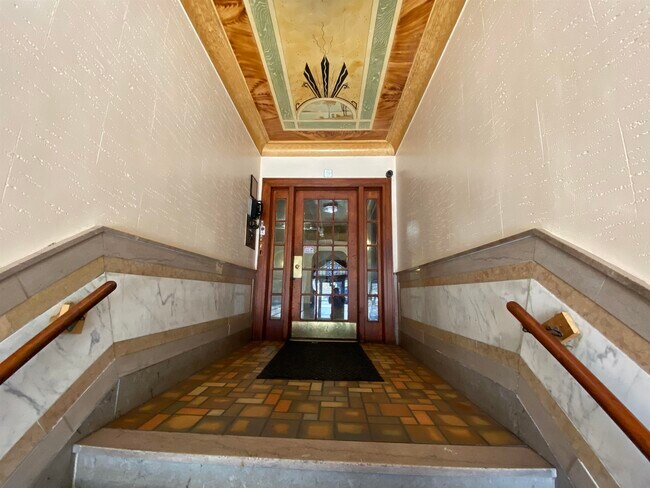 Foto del edificio - 901 Grand Ave