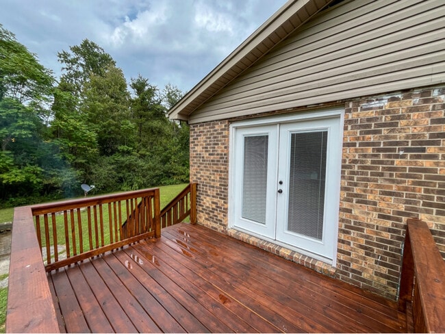 Building Photo - 467 Shady Oaks Dr