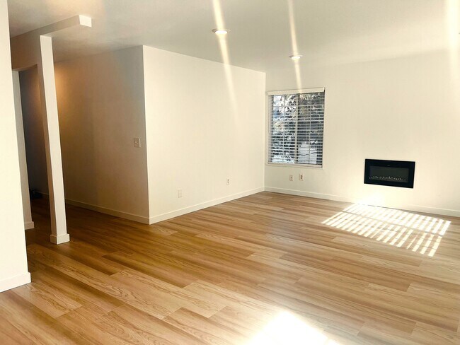 Building Photo - 13437 SW 17th St