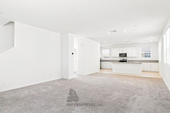 Foto del edificio - 3-Bed, 2.5-Bath Home in Great Stanton Community!