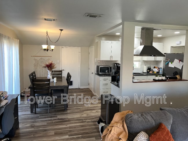 Building Photo - 9425 Dalton Way