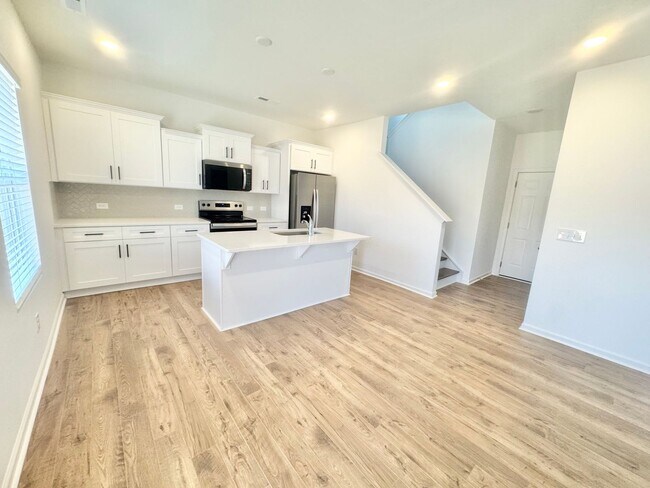 Foto del edificio - NEW 4 br 2.5 ba with loft and private study in the Kensington community READY MAY 2026