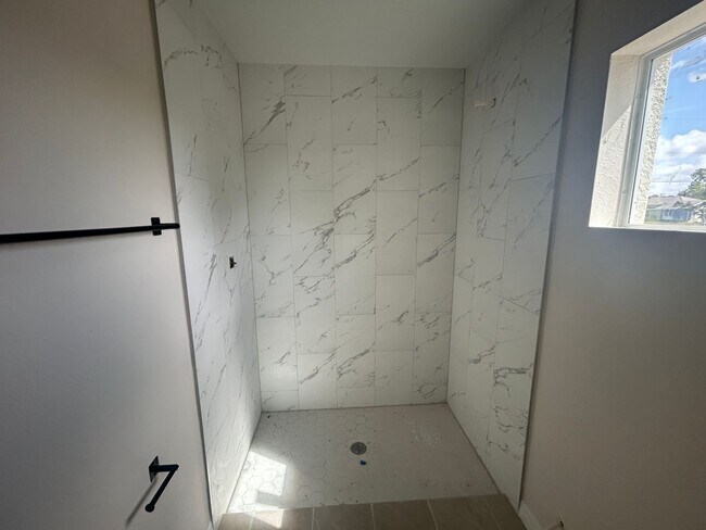 Foto del edificio - 2310 NE 35th Ln