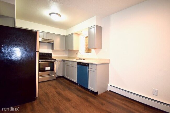 Building Photo - 2 br, 1 bath Apartment - 736 E 11th Ave