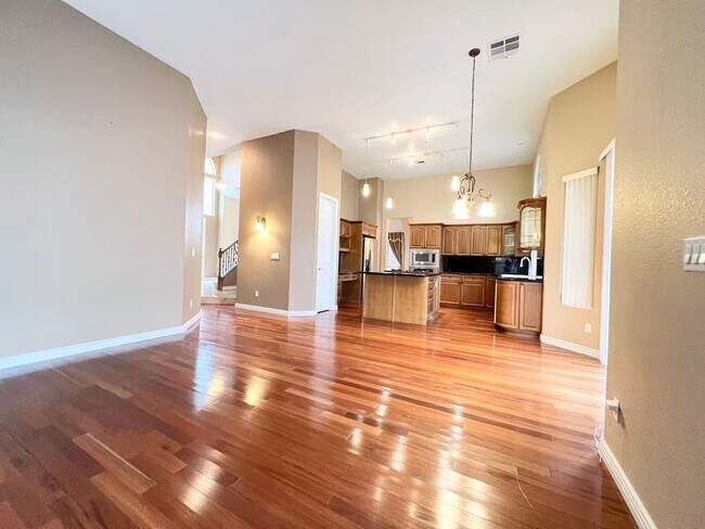 Building Photo - 2105 Eaglepath Cir