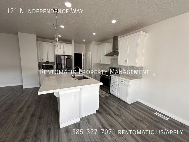 Building Photo - 121 N Independence Way