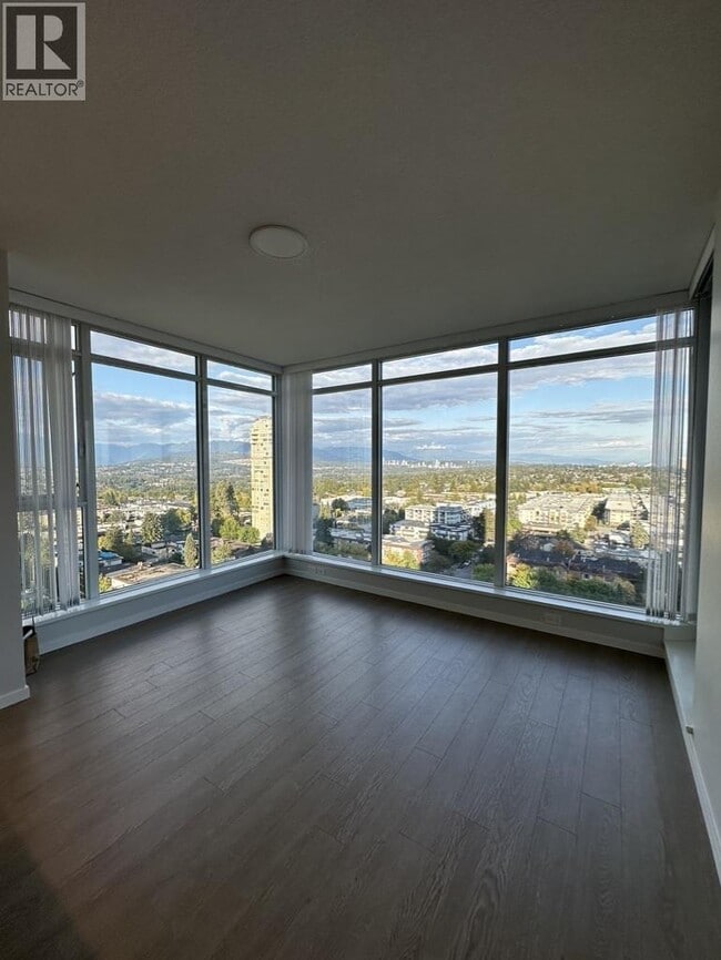 Photo du bâtiment - 6700-6700 Dunblane Ave