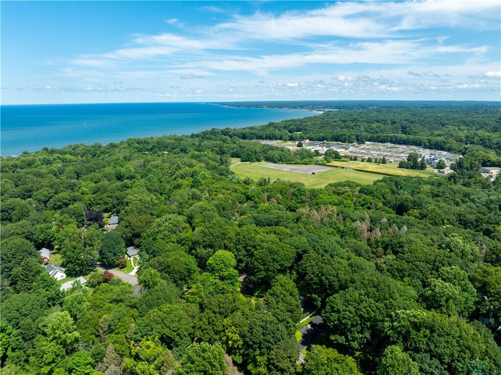 Foto del edificio - 485 Oakridge Dr