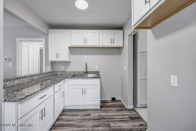 Building Photo - 1804 Cleveland St