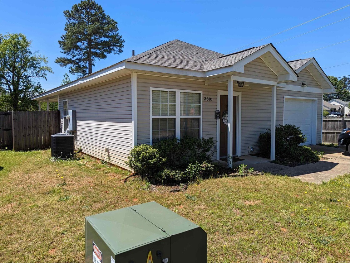 Foto principal - 3501 Terrace Hill Ct