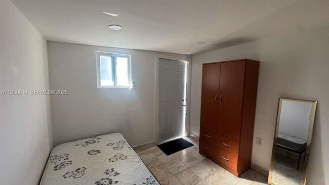 Foto del edificio - 20811 NW Miami Pl