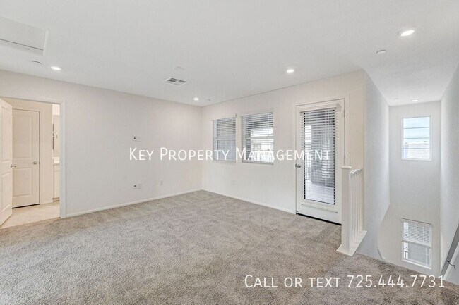 Foto del edificio - Brand New 4 Br 3.5 Ba Townhome with 2 Car ...