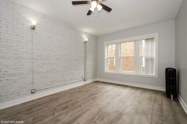 Building Photo - 2 bedroom in Chicago IL 60626