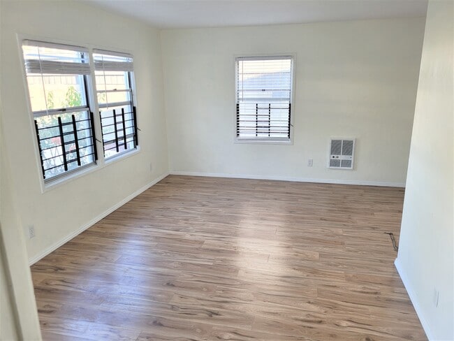 Sala de estar - 3960 Haines St