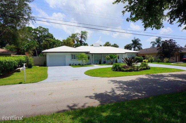 Foto del edificio - 3 br, 2.5 bath Duplex - 2070 S Conference Dr