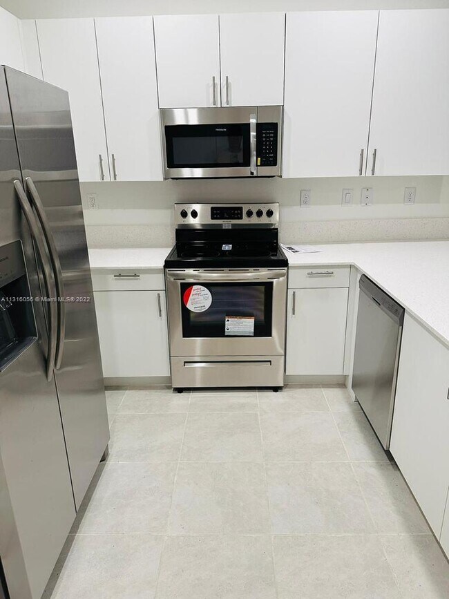 Foto del edificio - 1655 SE 26th Rd