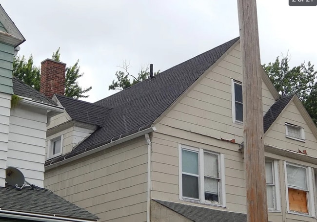 Building Photo - 10817 Hull Ave