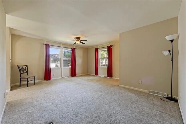 Building Photo - 1225 NE 43rd St