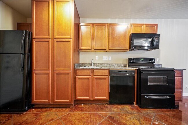 Building Photo - 301 W 38th St