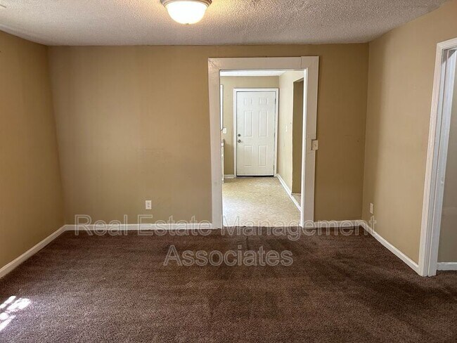 Foto del edificio - 117 N 2nd St