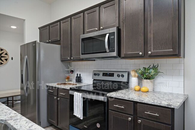 Foto del edificio - 223 Hickory Hills St