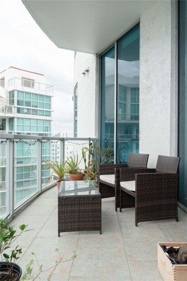 Foto del edificio - 3029 NE 188th St