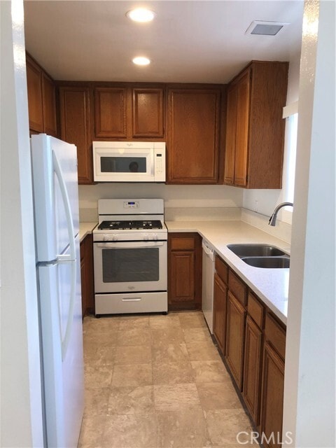 Building Photo - 2931 Plaza del Amo Plz