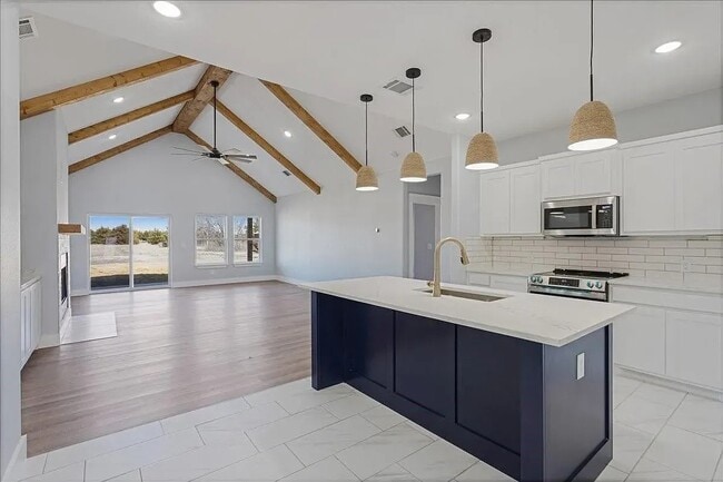 Building Photo - 2355 County Road 376