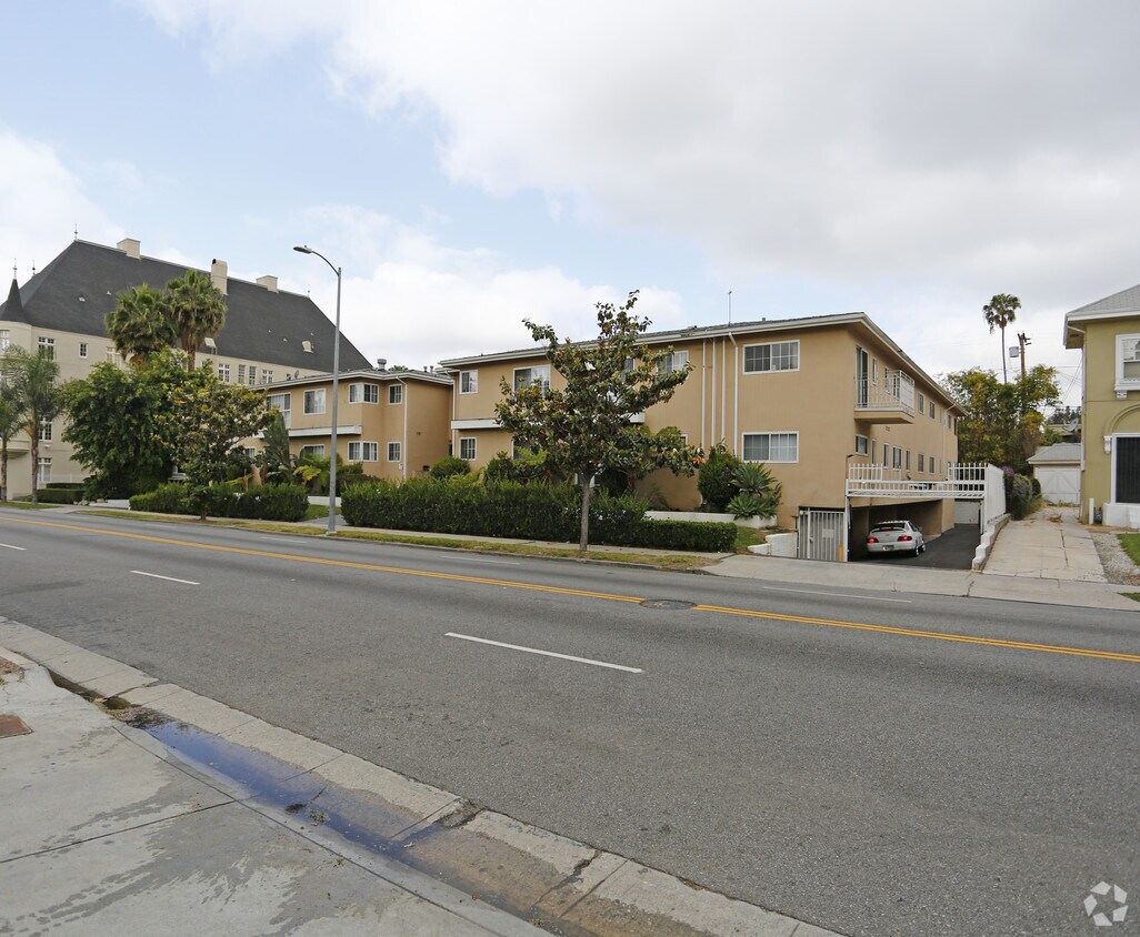 Primary Photo - 443 S Wilton Pl