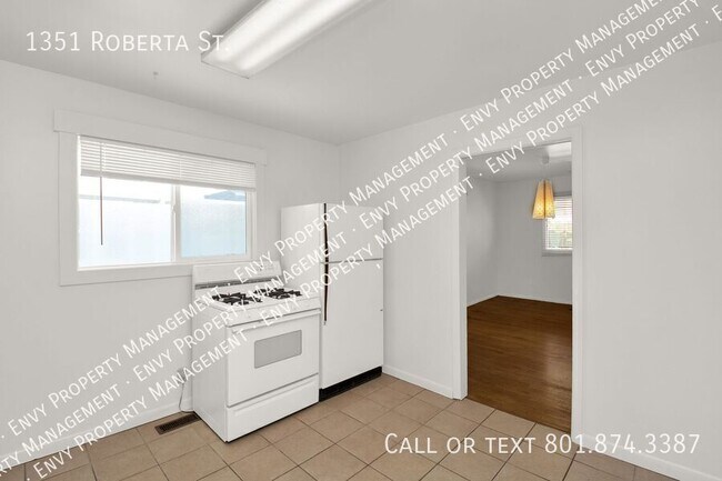 Foto del edificio - 1351 Roberta St