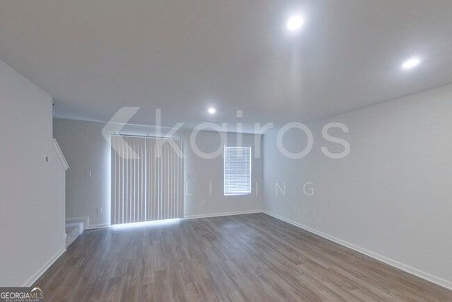 Building Photo - 371 Ironwood Ct