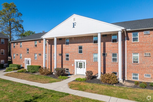 Building Photo - Colony Arms