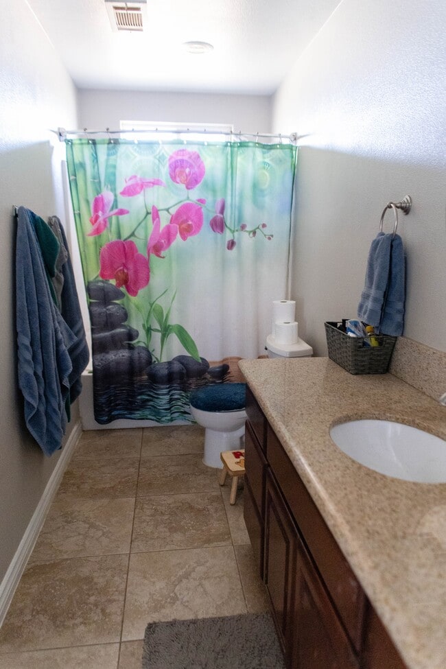 Master Bathroom - 12072 Pacific Rd