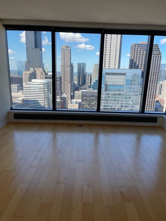 Foto principal - 60 E Monroe St