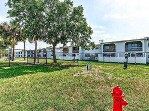 Building Photo - 9920 Grace Dr