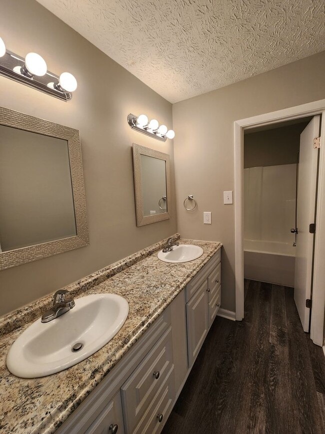 Foto del edificio - Maryville 37804 - 2 bedroom, 1.5 bath town...