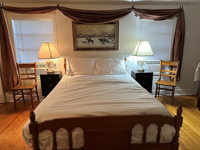 Foto del edificio - 212 N Resident St