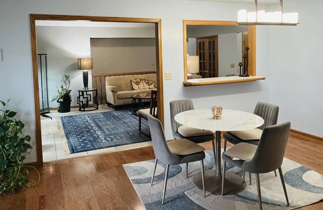 Building Photo - LOOK AT THIS GEM!  Schedule A Tour Today!!