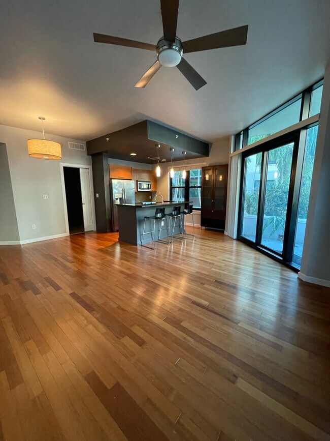 Foto del edificio - 400 4th Ave S