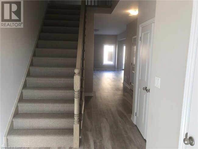 Building Photo - 324 Equestrian Way