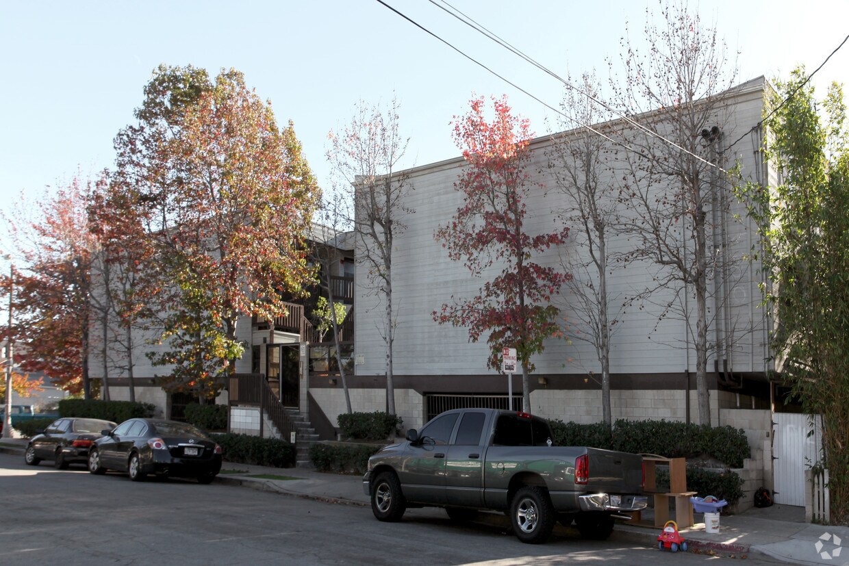 Building Photo - 615 Junipero Ave