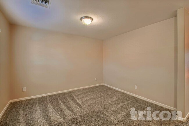 Foto del edificio - 227 W Watson Ct