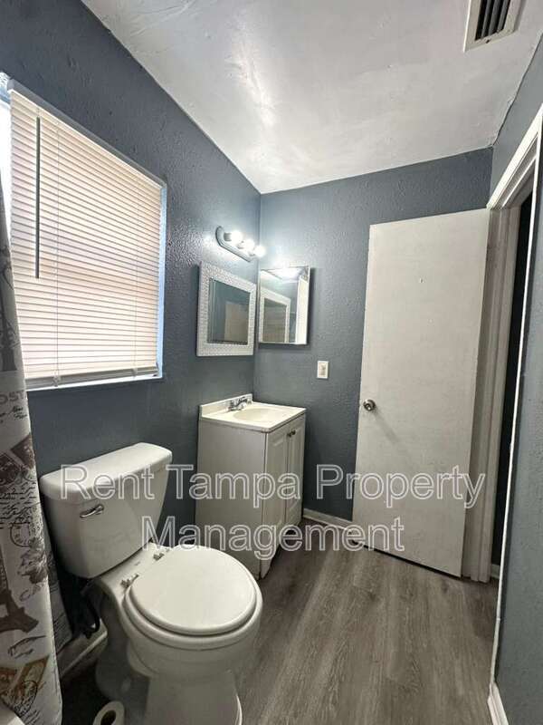 Foto del edificio - 8304 N Mulberry St