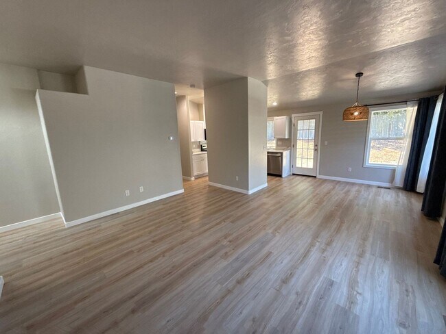 Foto del edificio - 5647 SW Windflower Dr