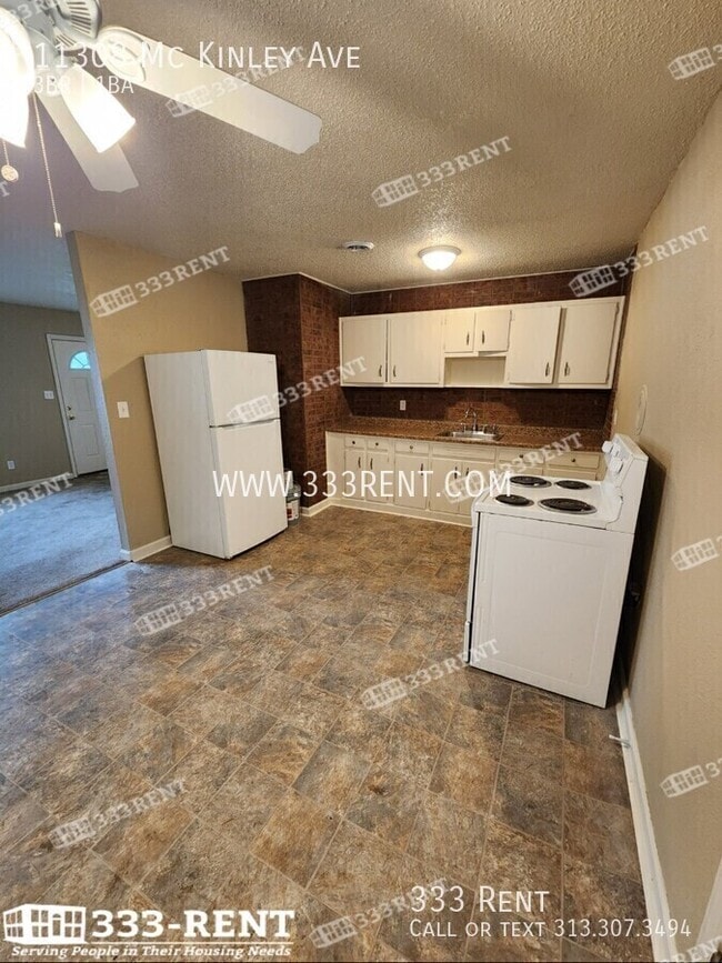 Building Photo - 11308 Mc Kinley Ave