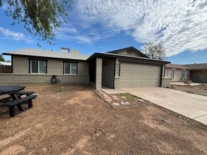 Building Photo - 8002 W Mariposa Dr