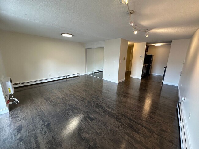 Foto del edificio - Large Studio - Balcony - Pool - Close to T