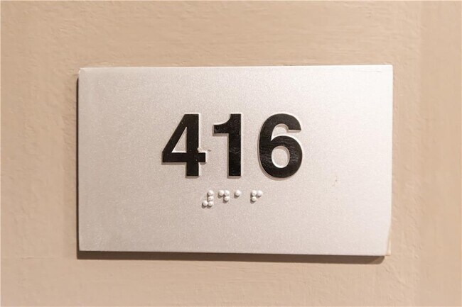 Foto del edificio - 2124 E 6th St