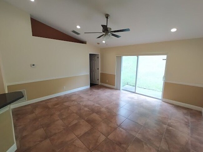 Foto del edificio - Coming Soon! Beautifully Renovated Clermont Home Near Waterfront Park & Trails