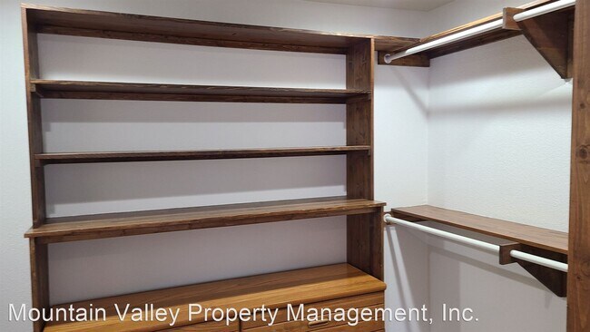 Building Photo - 3 br, 2 bath House - 11880 Kingbird Court